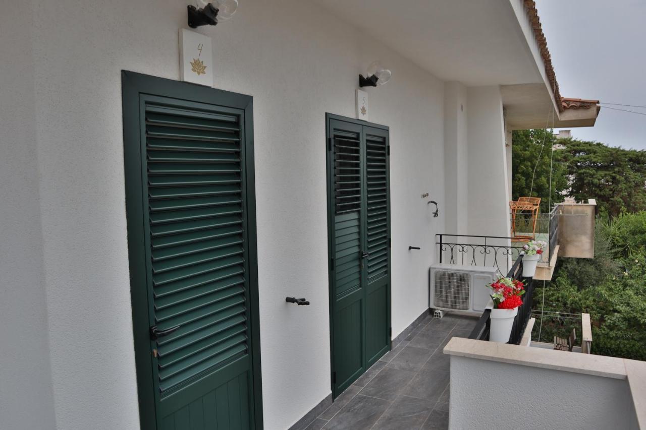 Fiore Di Loto Rooms Carini Exterior foto