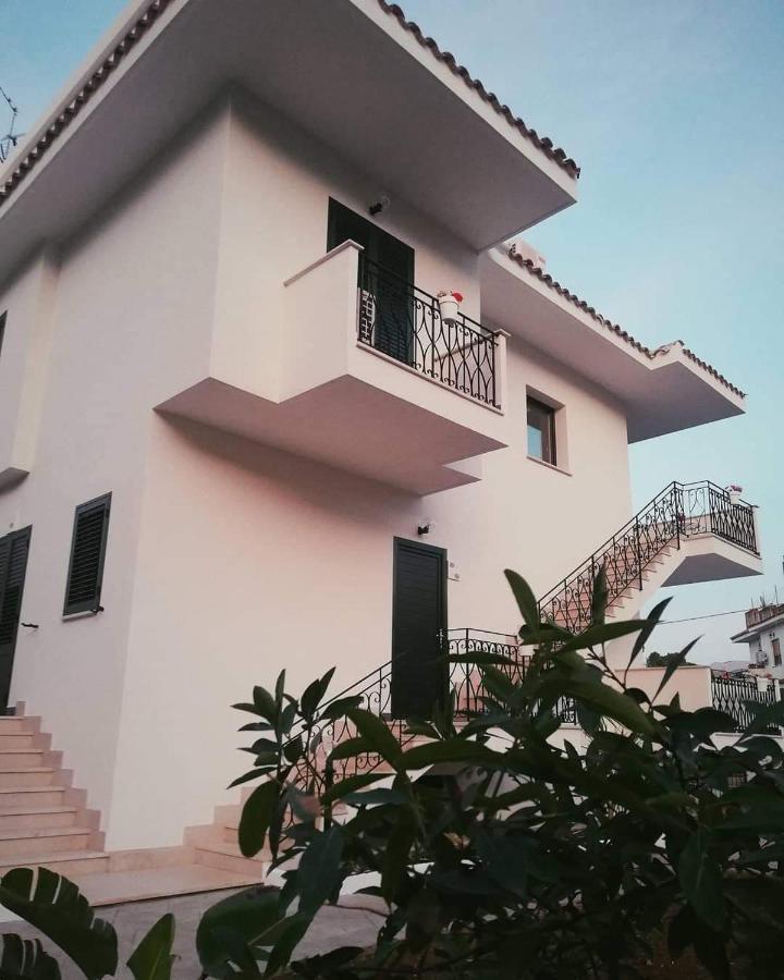 Fiore Di Loto Rooms Carini Exterior foto