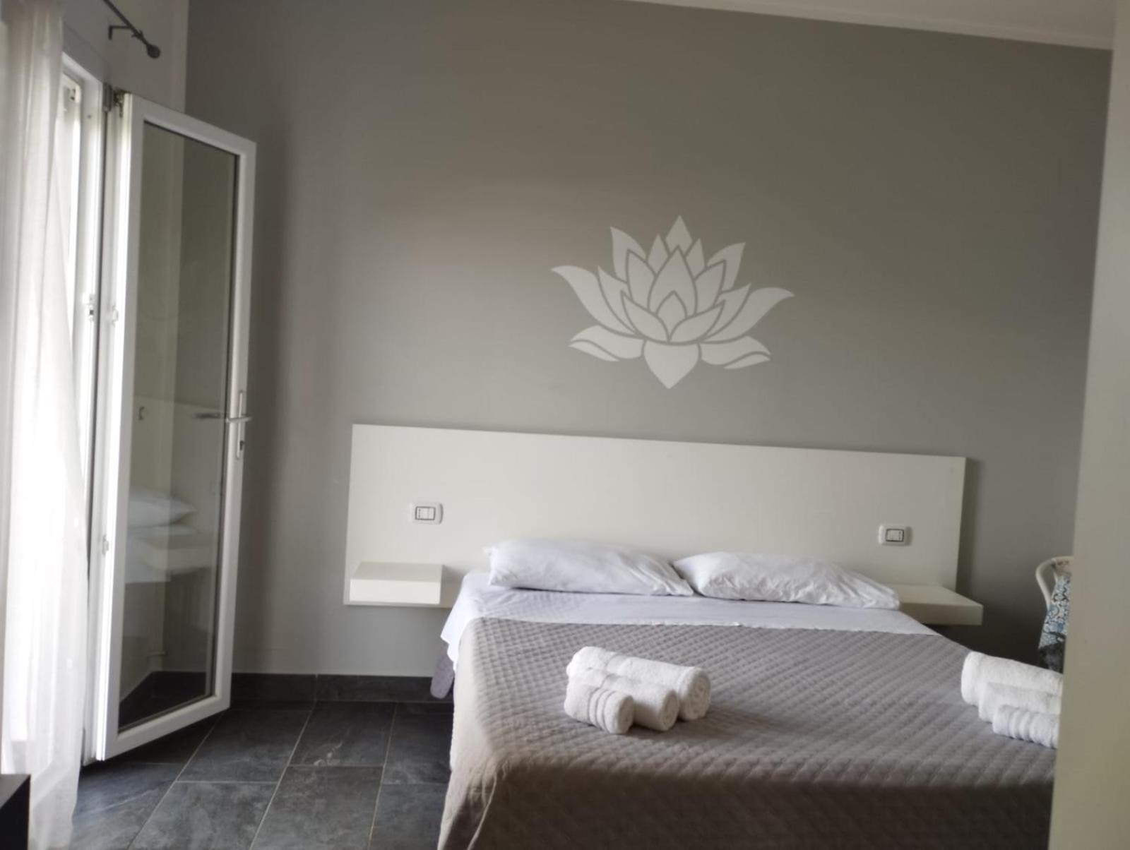 Fiore Di Loto Rooms Carini Exterior foto